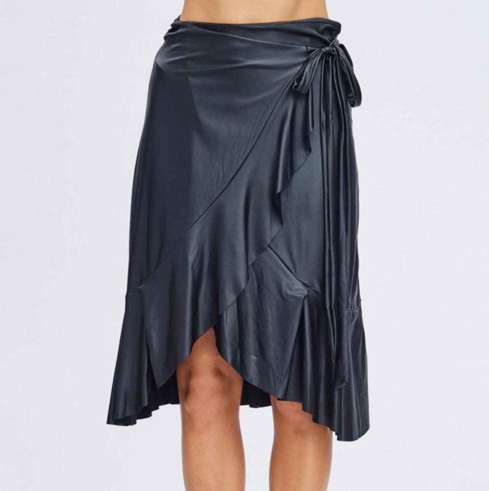 IN STOCK Ruffle Skirt - Picture 2 of 2